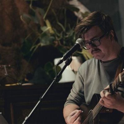 Oshawa Singer-Songwriter Bedford Bells Releases “Hands at Midnight,” the Sultry Lead Single From His Debut Album ‘Fell in Love in My&nbsp;Hometown’